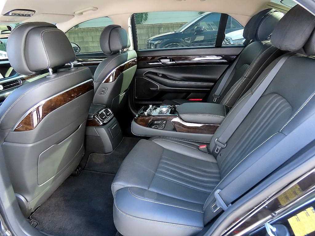 Genesis G90 - Vista 6