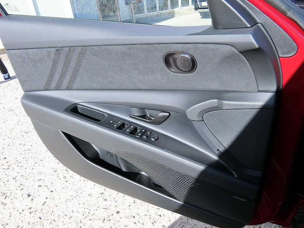 HYUNDAI Avante - Vista 11