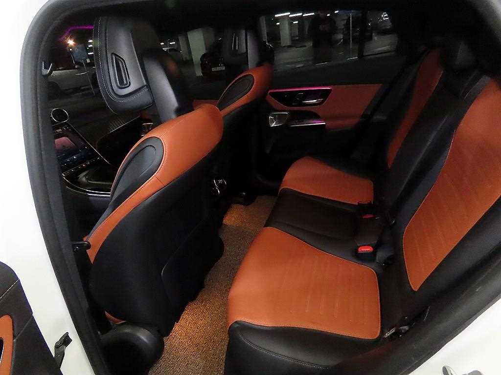 Mercedes Benz GLC Class - Vista 7