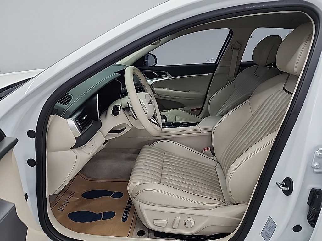 Genesis G70 - Vista 11