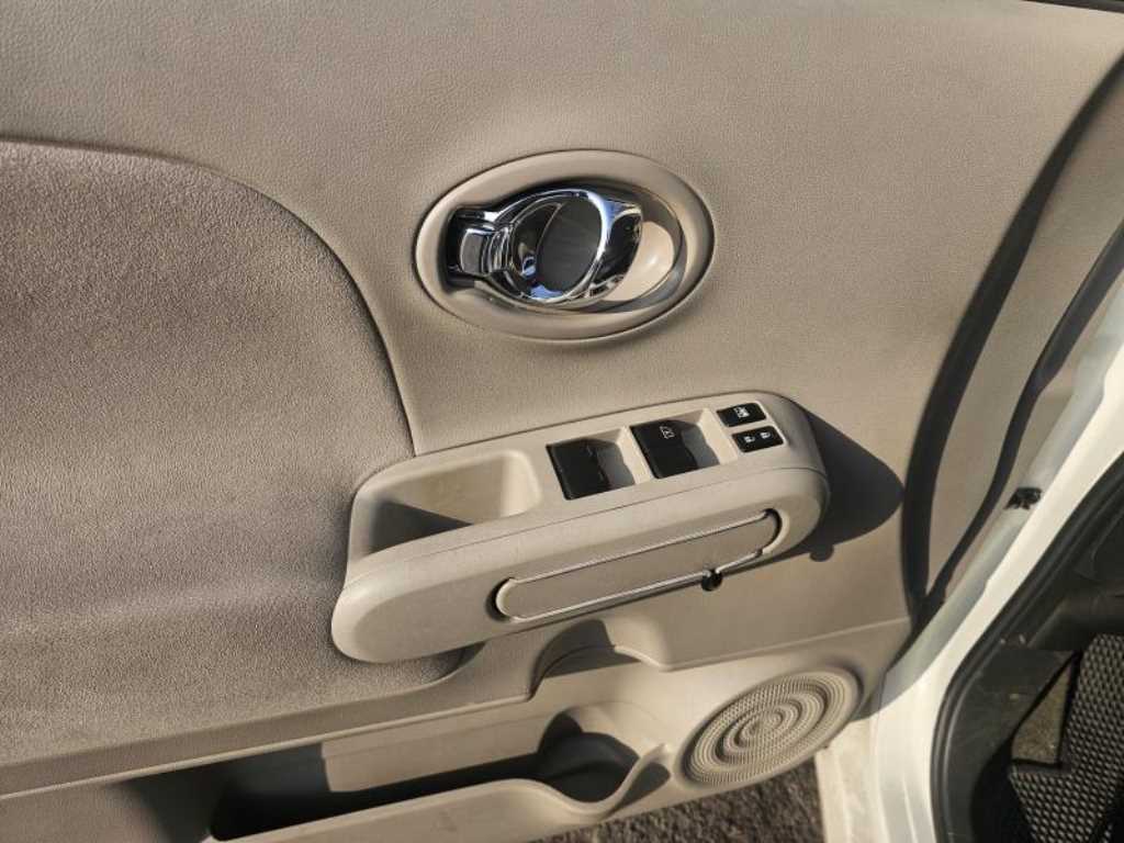 Nissan Cube - Vista 7