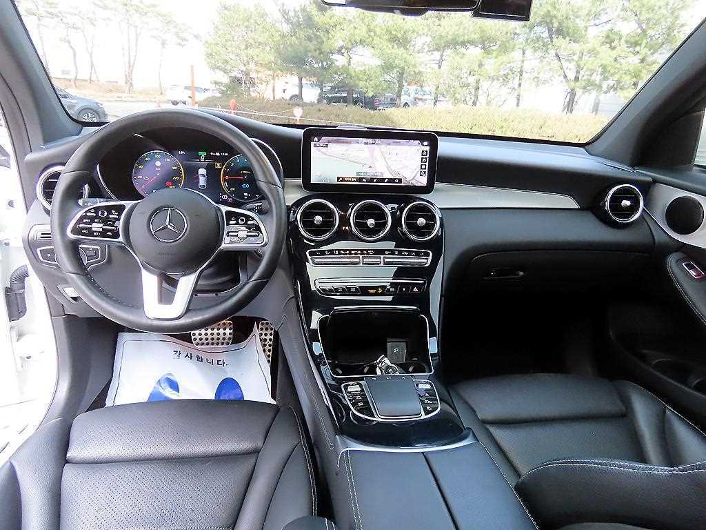 Mercedes Benz GLC Class - Vista 7