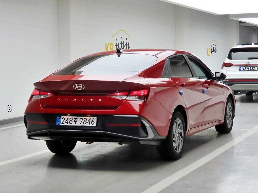HYUNDAI Avante - Vista 4
