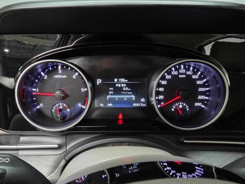 KIA Carnival - Vista 5