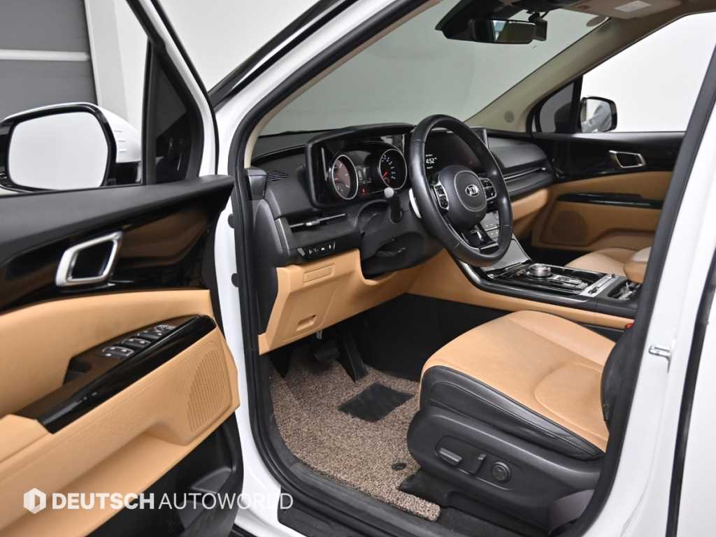 KIA Carnival - Vista 11