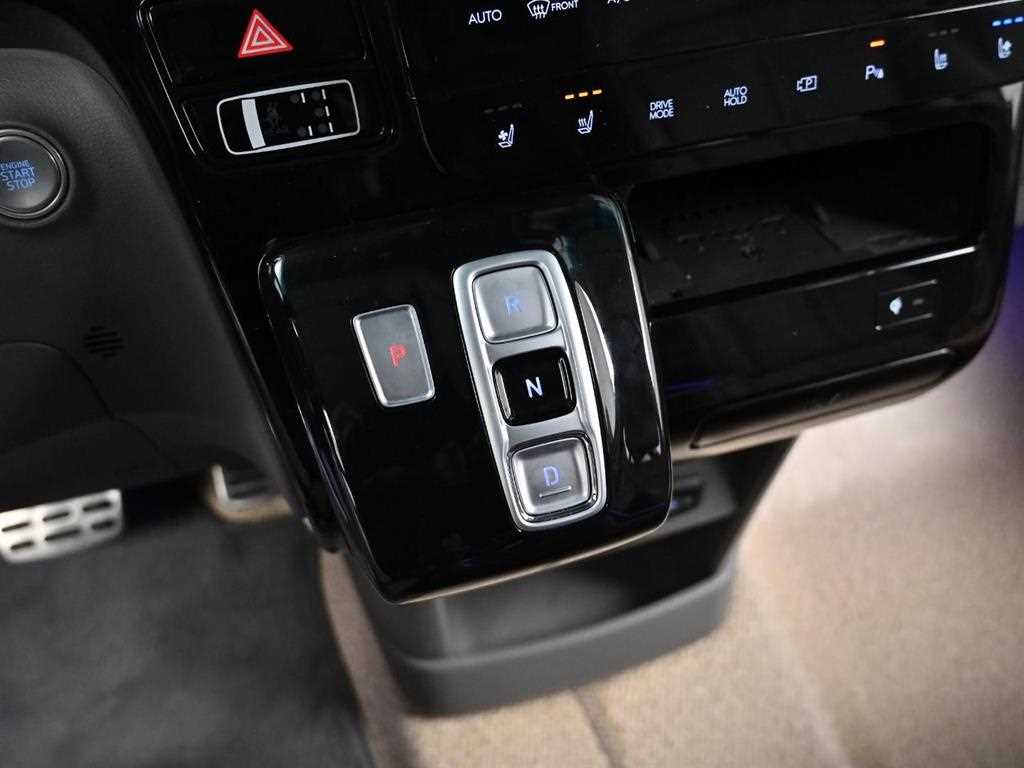 HYUNDAI Staria - Vista 9