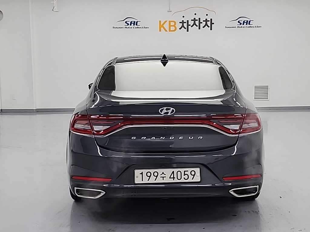 HYUNDAI Grandeur - Vista 3