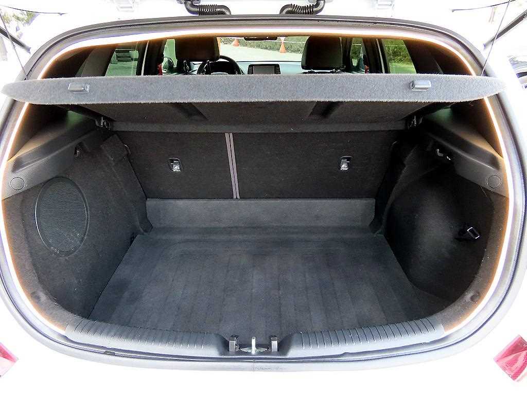 HYUNDAI i30 2020 Blanco - Importación desde Corea - HF Imports Iquique - Foto 17