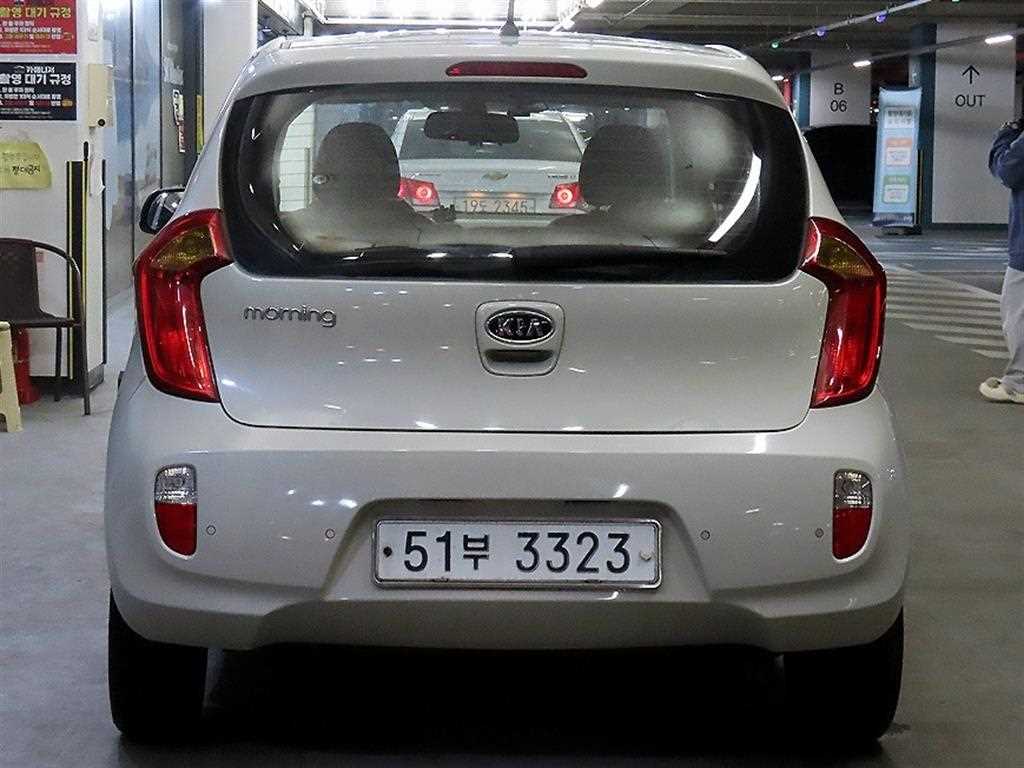 KIA Morning - Vista 5