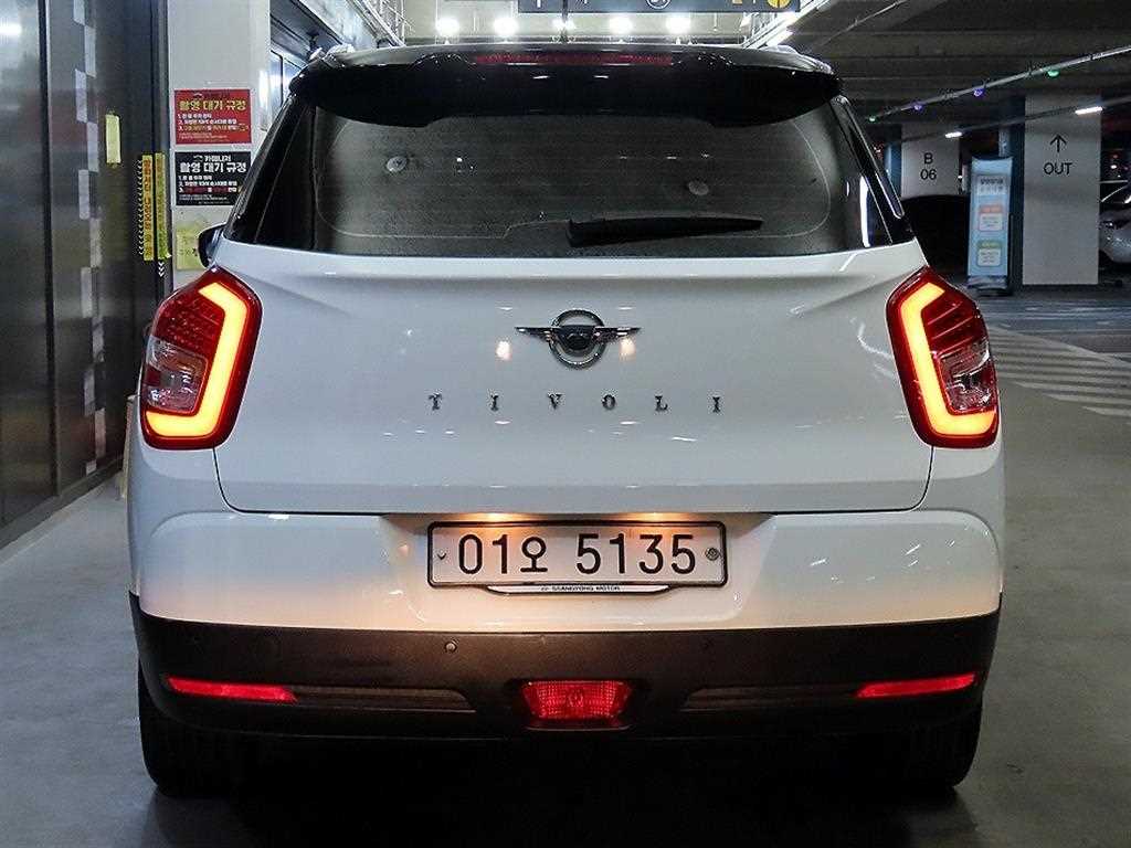Ssangyong Tivoli - Vista 5