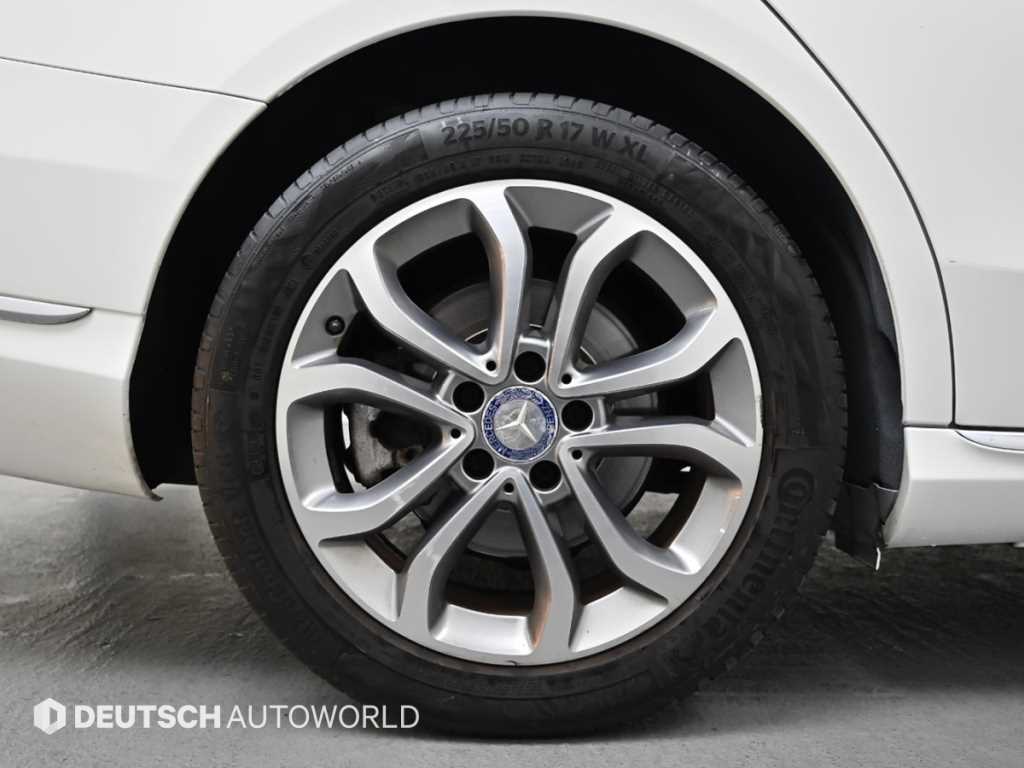 Mercedes Benz C Class - Vista 6