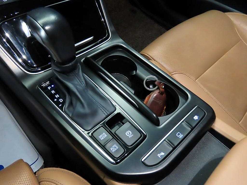 HYUNDAI Grandeur - Vista 12