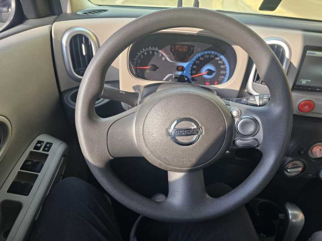 Nissan Cube - Vista 10