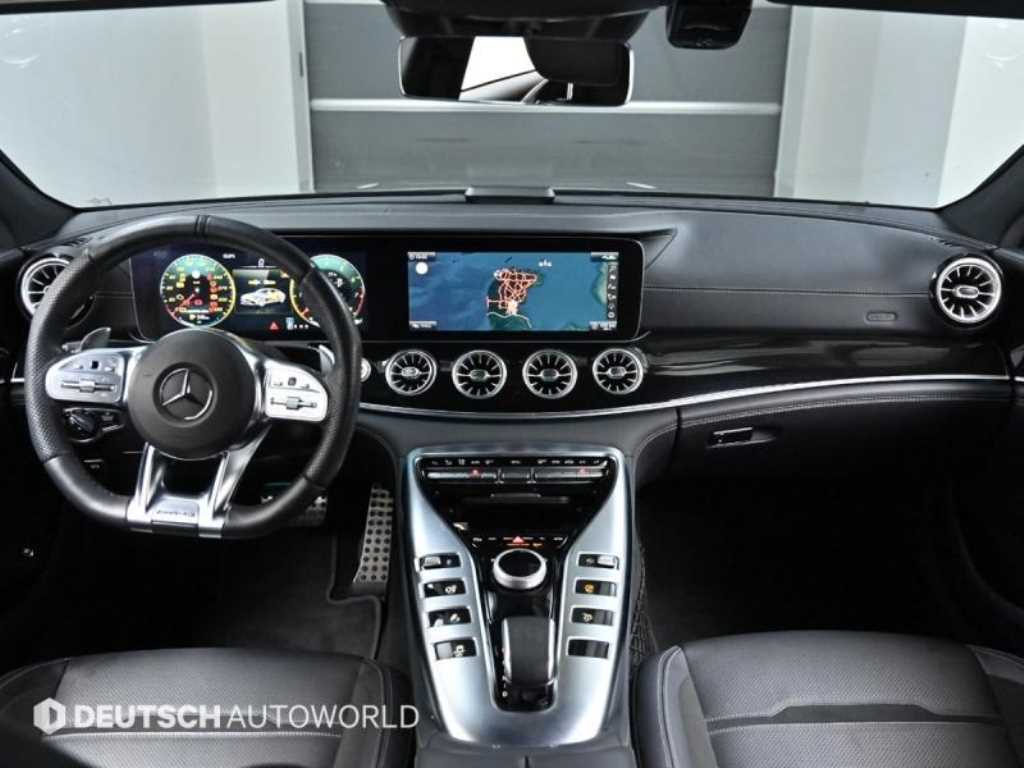 Mercedes Benz AMG GT - Vista 7