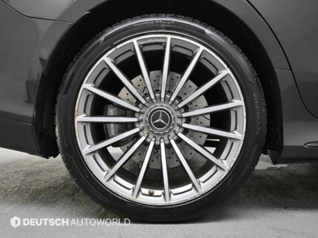 Mercedes Benz AMG GT - Vista 5