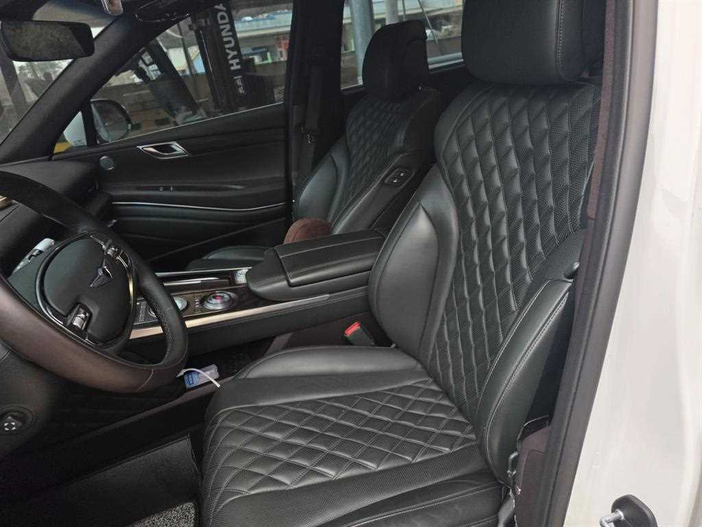 Genesis GV80 - Vista 8