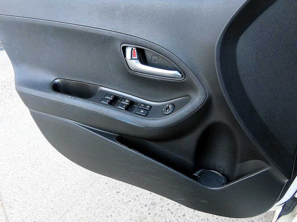 KIA Morning - Vista 11