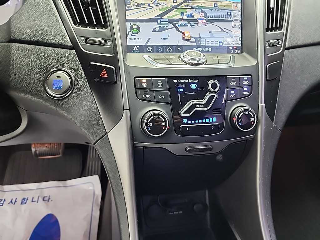 HYUNDAI Sonata - Vista 10