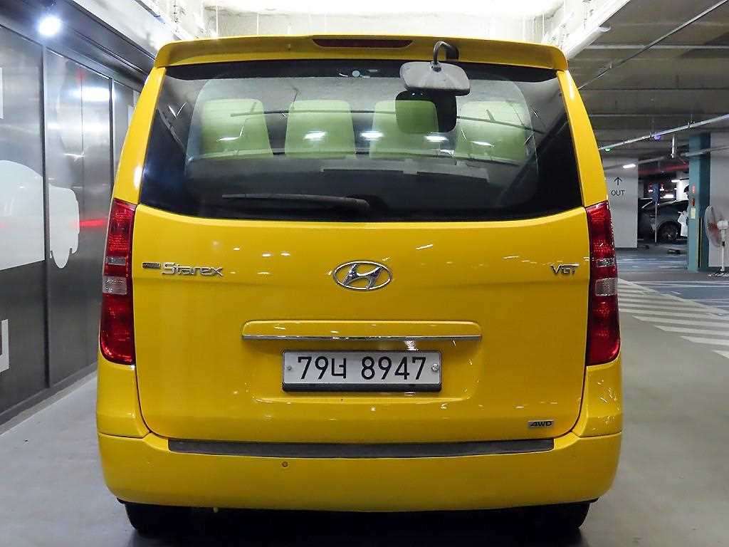 HYUNDAI Starex - Vista 5