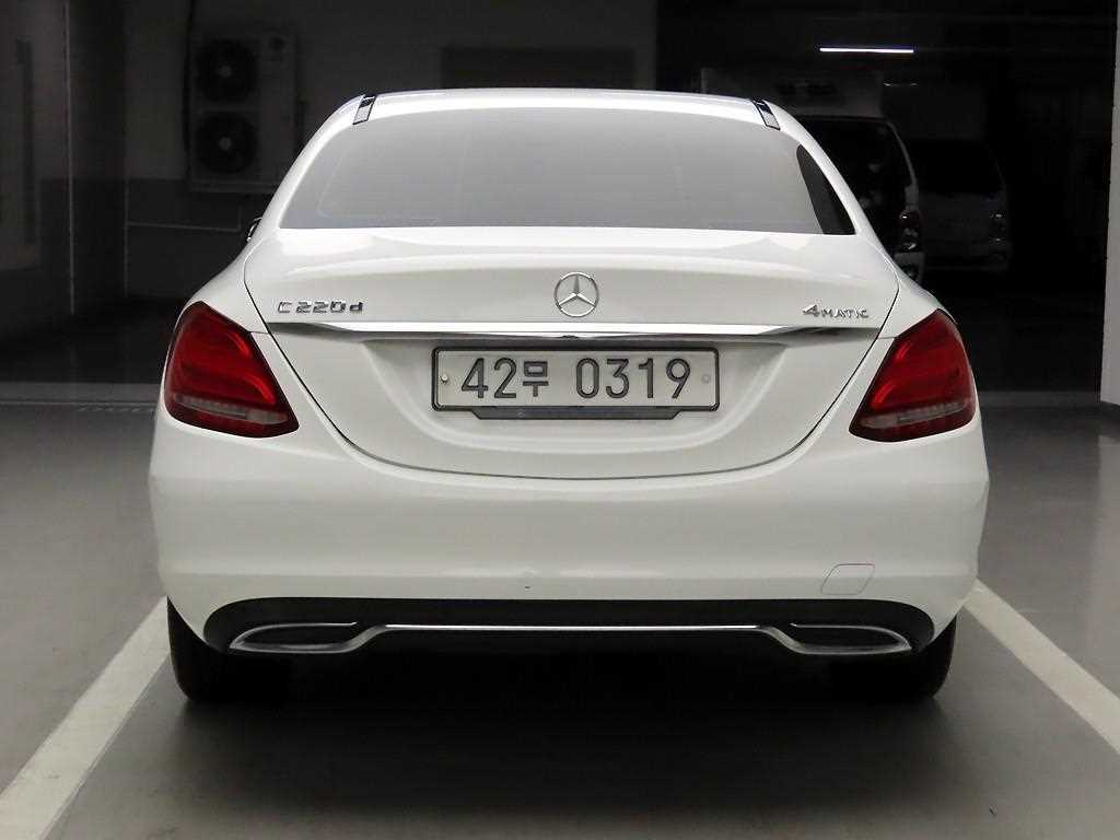 Mercedes Benz C Class - Vista 3