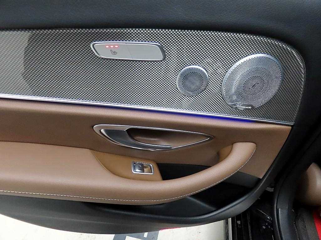 Mercedes Benz E class - Vista 12