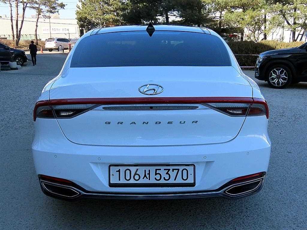 HYUNDAI Grandeur - Vista 4