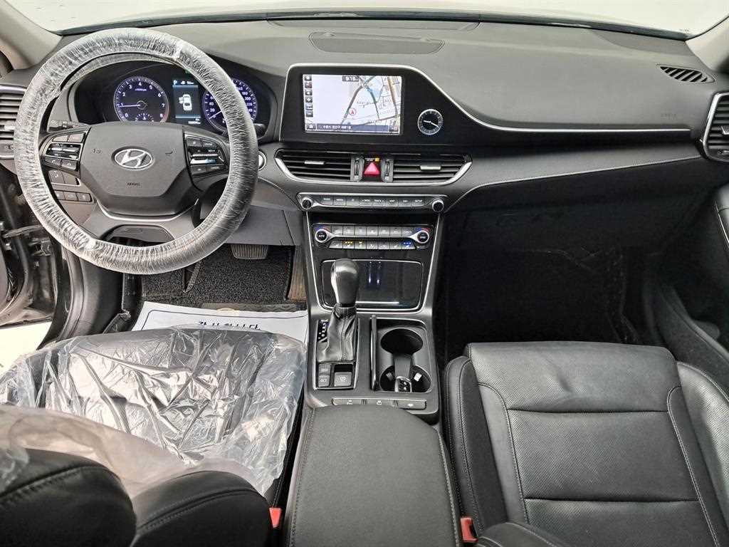 HYUNDAI Grandeur - Vista 6