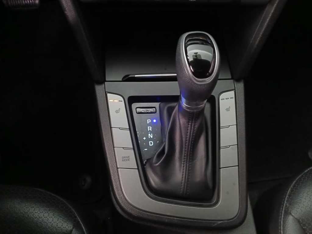 HYUNDAI Avante 2018 Blanco - Importación desde Corea - HF Imports Iquique - Foto 14