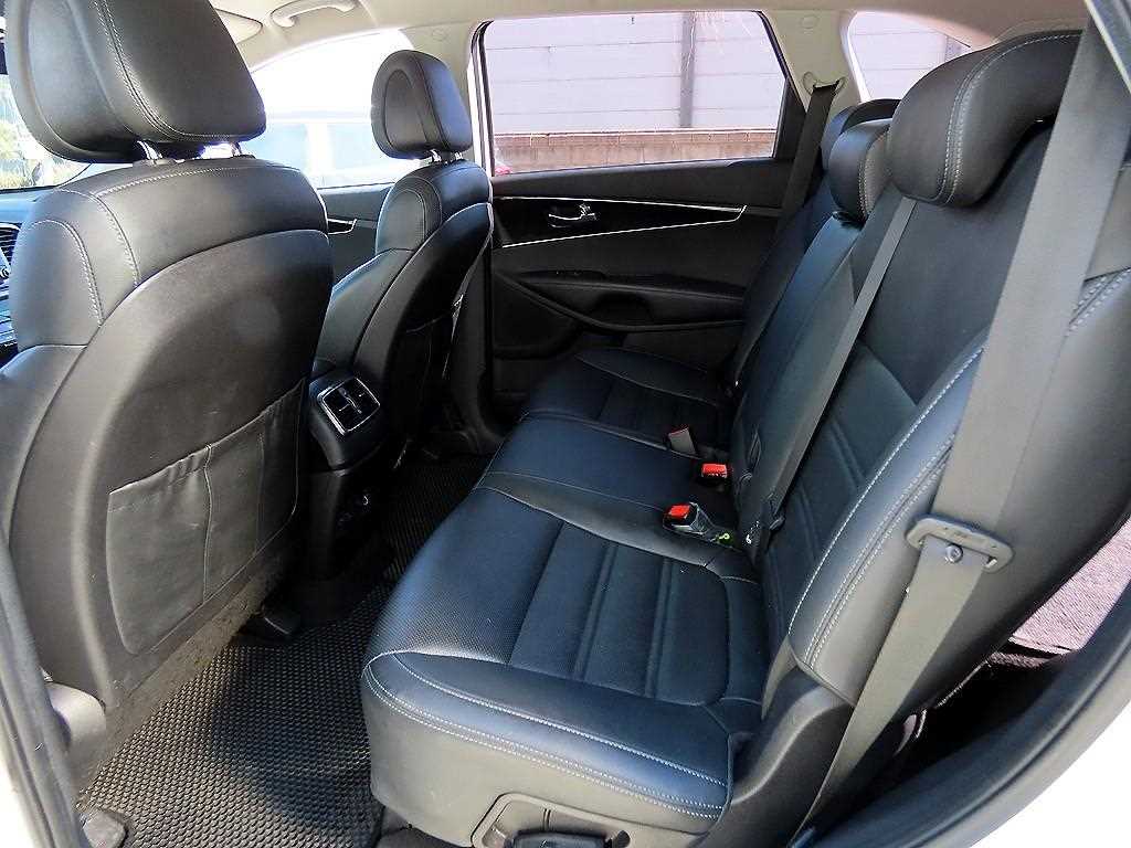 KIA Sorento - Vista 6