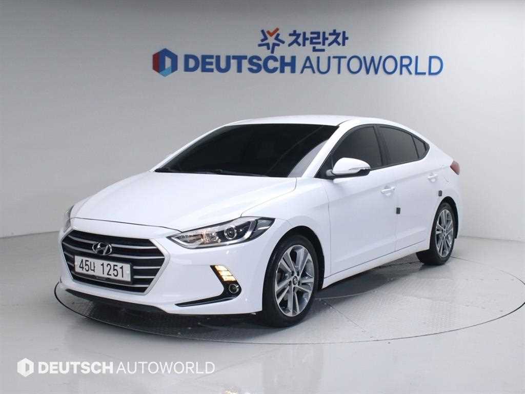 HYUNDAI Avante - Vista 2
