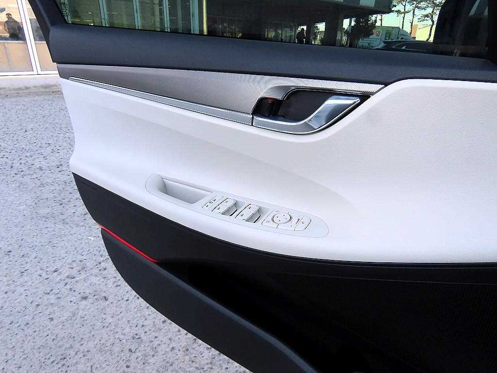 HYUNDAI Grandeur - Vista 11