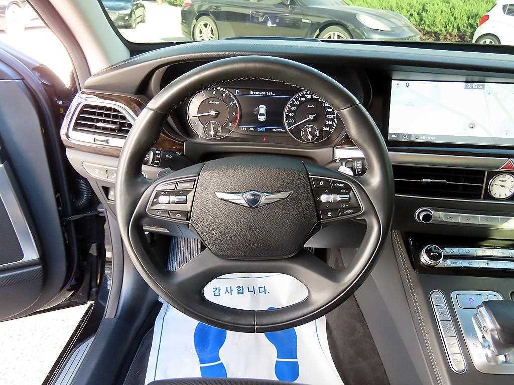 Genesis G90 - Vista 8