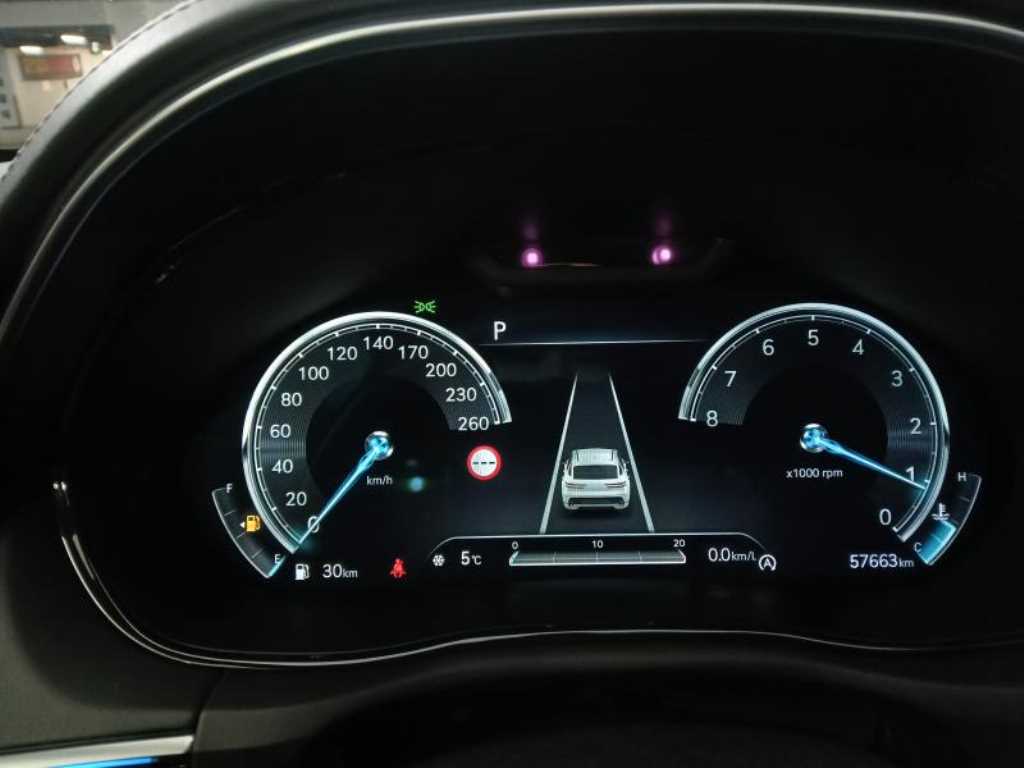 Genesis GV70 - Vista 9