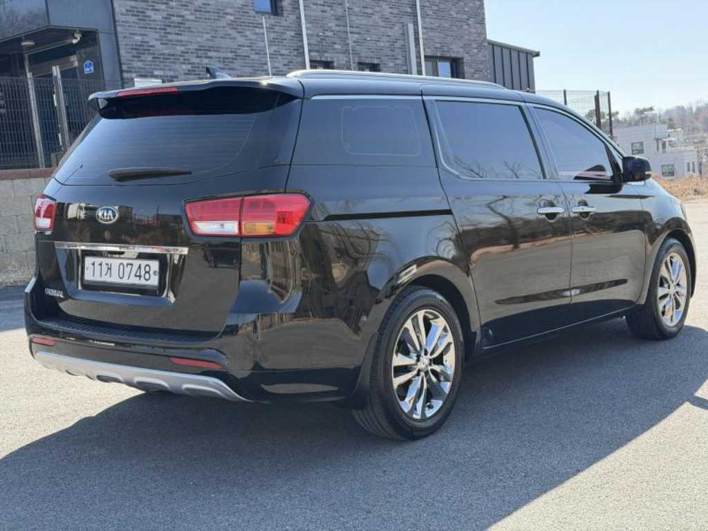 KIA Carnival - Vista 4