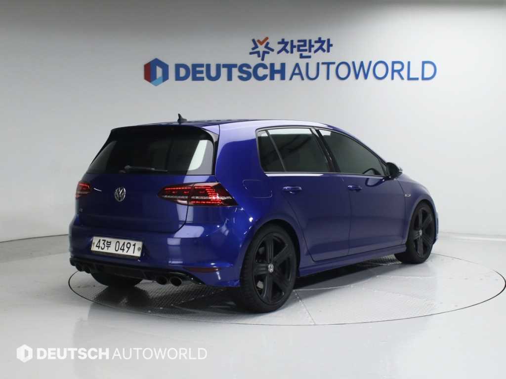 Volkswagen Golf - Vista 2