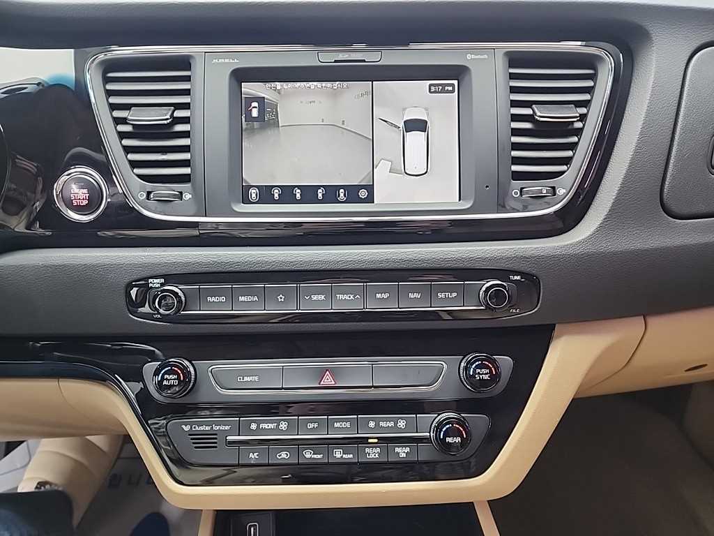 KIA Carnival - Vista 10