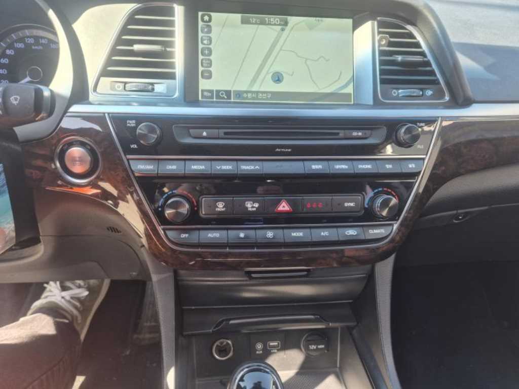 HYUNDAI Aslan - Vista 9