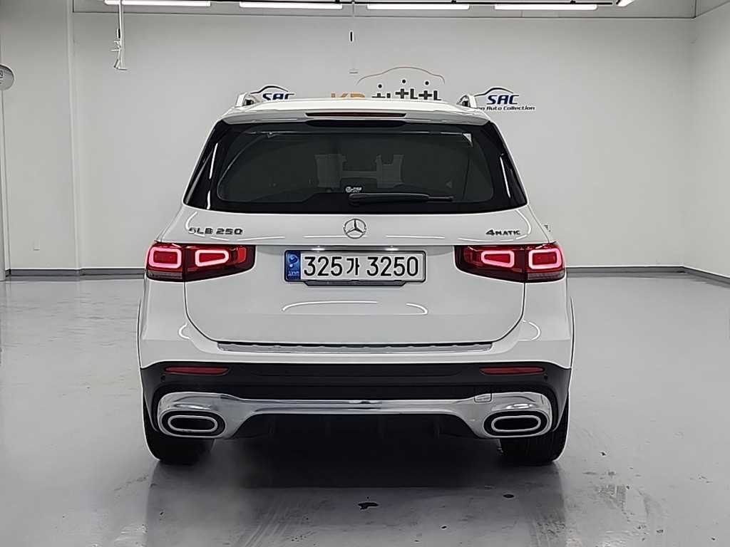 Mercedes Benz GLB Class - Vista 3