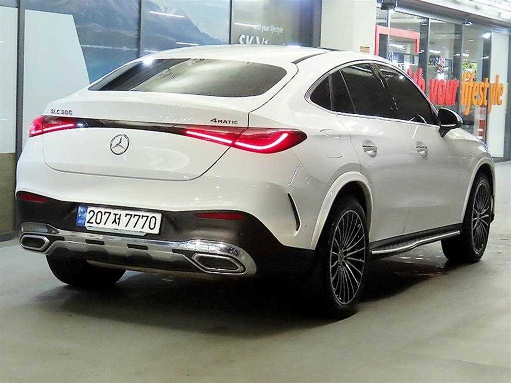 Mercedes Benz GLC Class - Vista 4