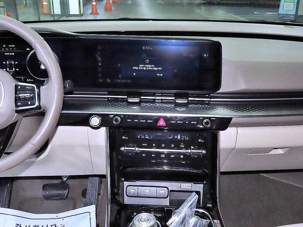 KIA Carnival - Vista 11