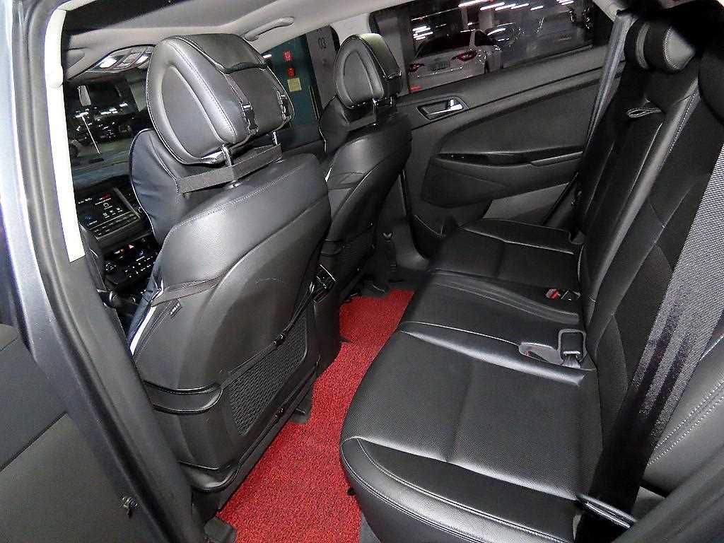 HYUNDAI Tucson - Vista 7