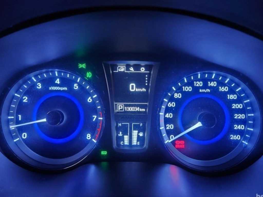 HYUNDAI Grandeur - Vista 9