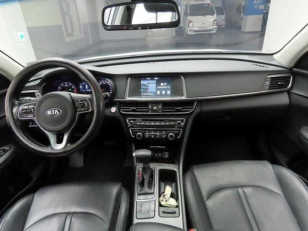 KIA K5 - Vista 8
