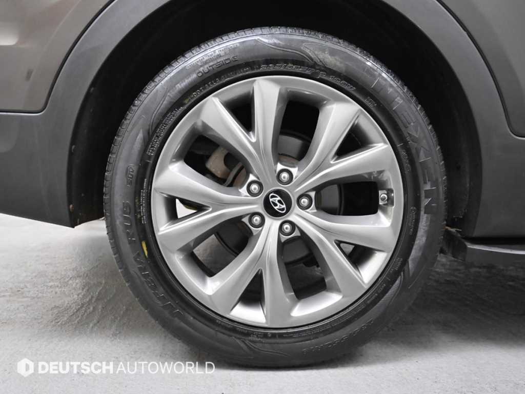 HYUNDAI Santa Fe - Vista 5