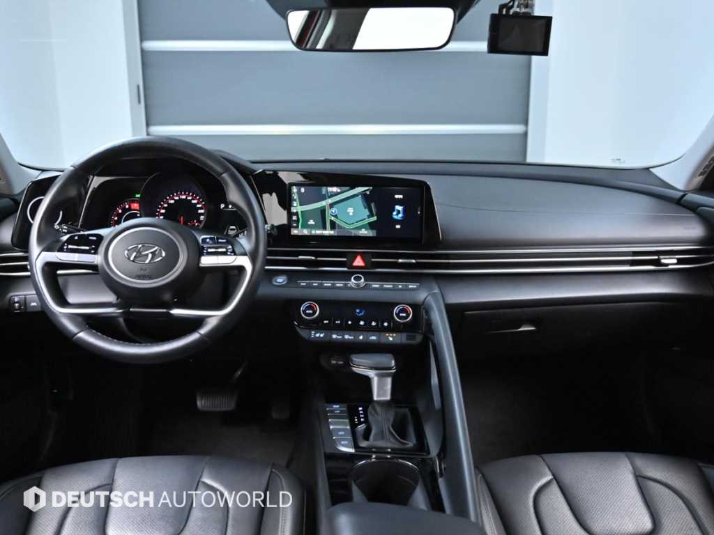 HYUNDAI Avante - Vista 7