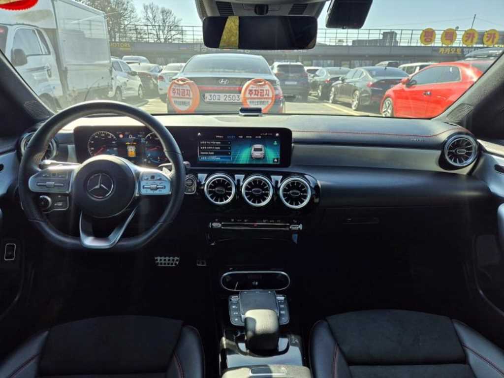 Mercedes Benz CLA Class - Vista 8