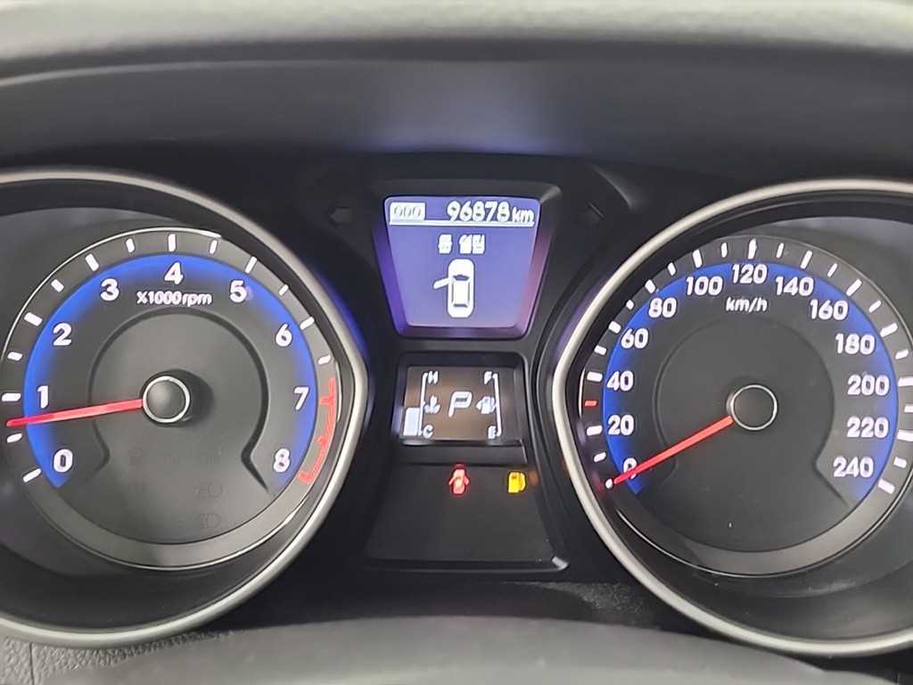 HYUNDAI i30 - Vista 6