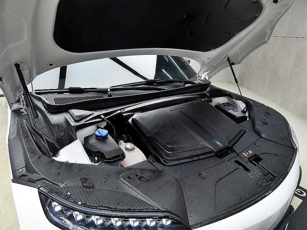 Genesis GV60 2026 the color of pearl - Importación desde Corea - HF Imports Iquique - Foto 18