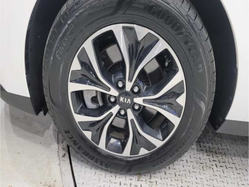 KIA Carnival - Vista 11