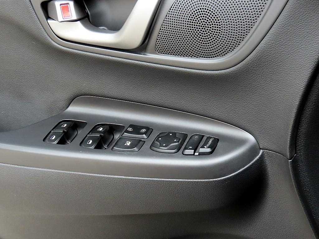 HYUNDAI Kona - Vista 12